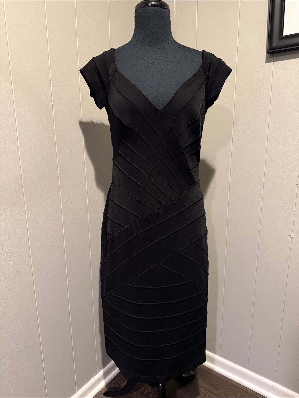 B44 Tadashi Collection Women’s Large Elegant Black V-Neck Bandage Midi Dress
